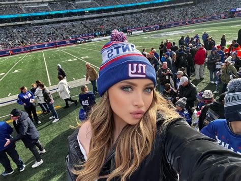 nfl cheerleaders with onlyfans|Giants Player Reportedly Gave OnlyFans Model Free。